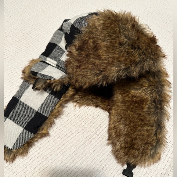 Winter hat - Picture 2 of 2